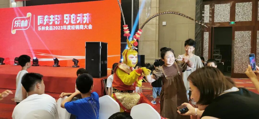 d908de623f4bb8fd4c34f7946136417f.jpg 樂(lè)林丨讓每個(gè)人,樂(lè)享品質(zhì)涮烤生活